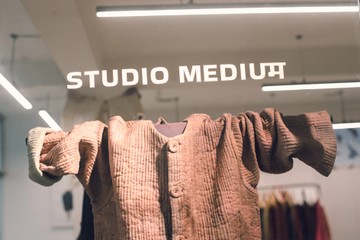 Riddhi Jain munkája nemcsak a divat, hanem a társadalmi hatás szempontjából is fontos