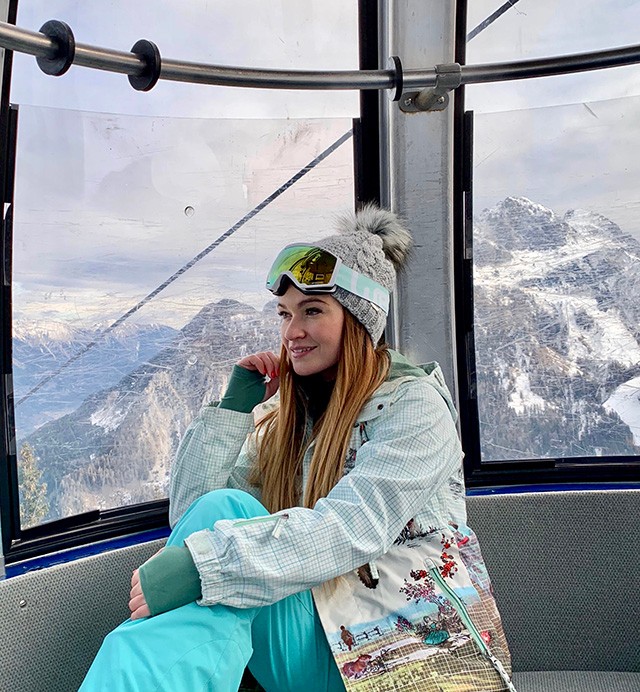 Dombai Laura megmutatja, milyen szerkóban síel