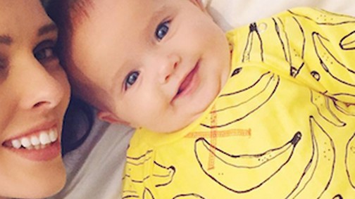 Az internetanyák túllihegték: a modellre támadtak, mert nem szoptat