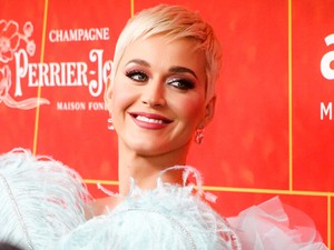 Hohó! Katy Perry a legdögösebb szerelésben ünnepelte a szülinapját