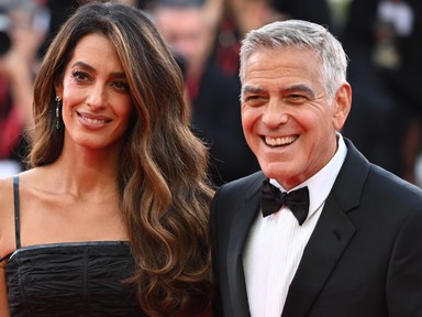 Amal Clooney saját kifutóként használta Velencét, lélegzetelállító ruhában ragyogott George Clooney felesége