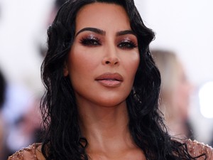 Kim Kardashian sosem érzett még akkora fájdalmat, mint ebben a ruhában