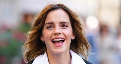 Emma Watson merész ruhája felrúgja a gravitáció szabályait