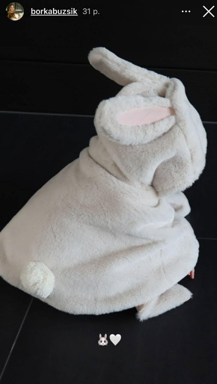 Buzsik Borka és Szoboszlai Dominik a kislányukat nyuszijelmezbe bújtatták