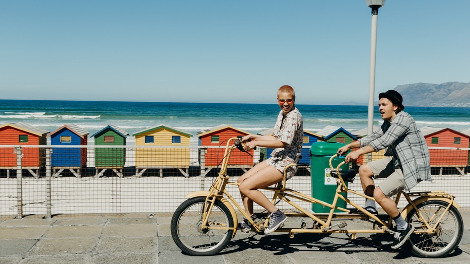 Így nyaralunk: még mindig sokan dolgoznak a szabadság alatt, de többet és hosszabb időre utaznak a magyarok