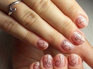 Ezek voltak a legütősebb köröm trendek 2018-ban: jövőre is érdemes lesz kipróbálni