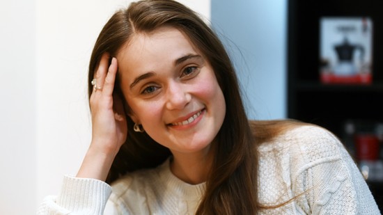 Mentes Júlia, színésznő tizennyolc évesen még kereste a helyét, ma már nem kérdés, hogy a színpadra született