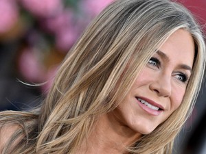 Jennifer Aniston ruhája a legdögösebb dolog, amit ma látni fogsz