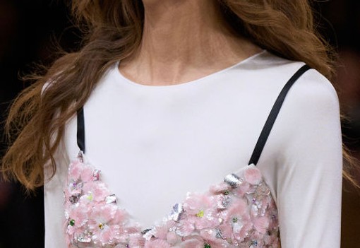 Mégis mi történik? A Chanel divatház tervező nélkül maradt