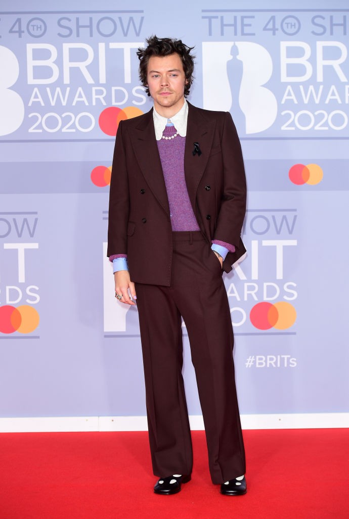 Harry Styles a 2020-as BRIT Awards vörös szőnyegén
