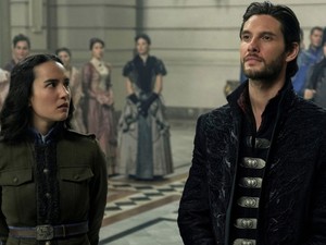 A Netflix korábban elkaszált sorozata folytatásával tér vissza márciusban