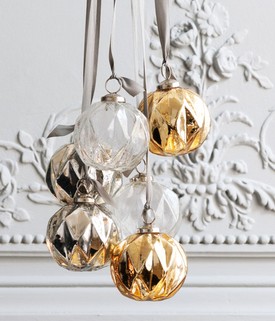 Karácsonyfa díszek H&M HOME 1490 Ft www.hm.com