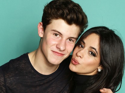A legcukibb pár és már nem is titkolják: kézen fogva sétál Camila Cabello és Shawn Mendes