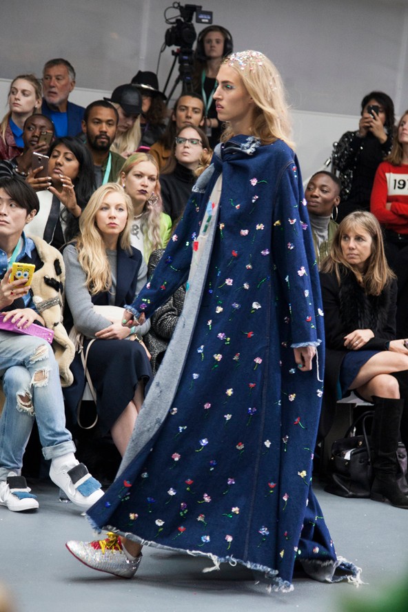 Méltó lezárása a londoni divathétnek az Ashish show