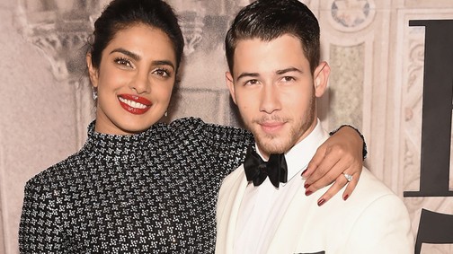 Nick Jonas a karantén alatt Priyanka Choprát korrepetálja