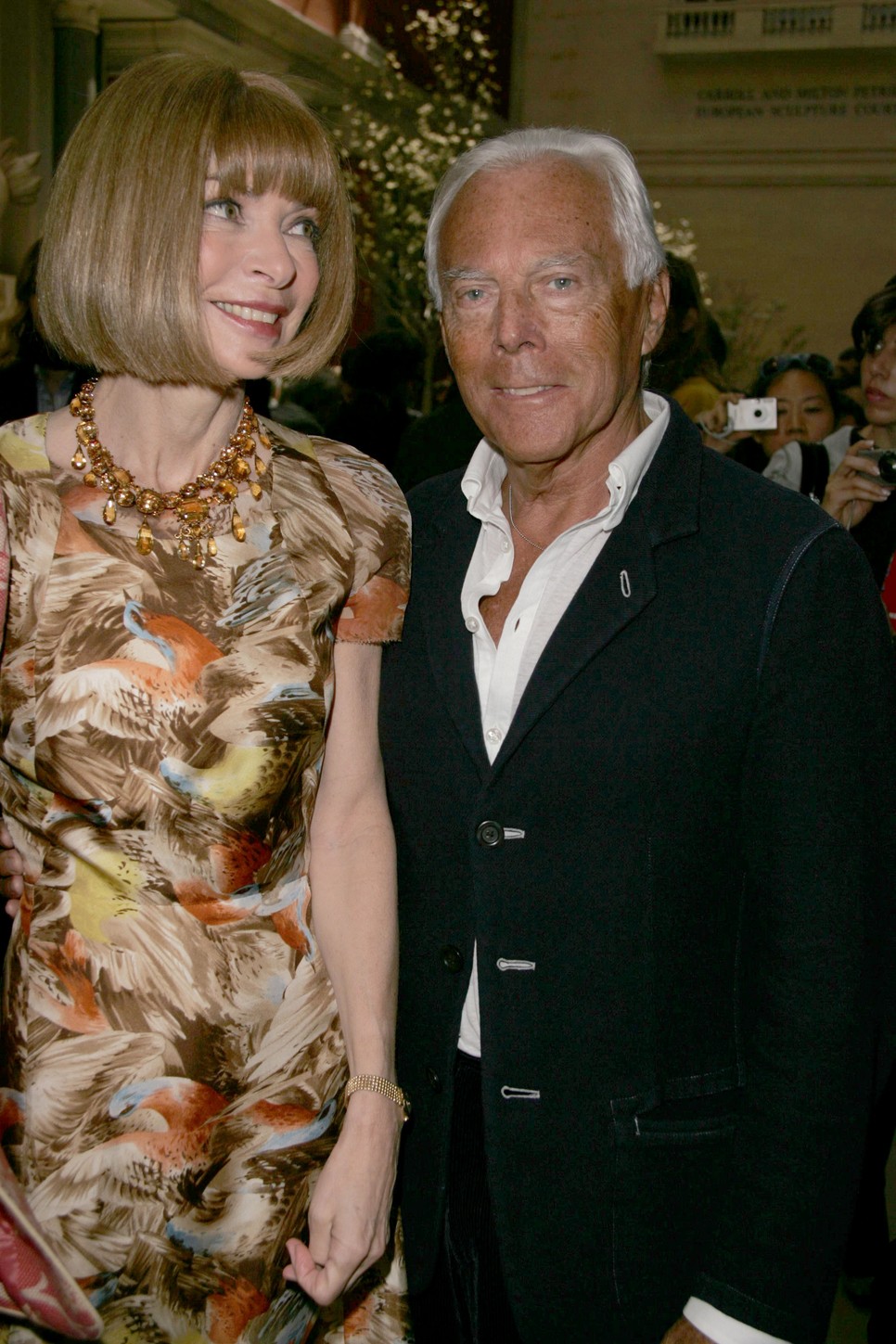 Anna Wintour és Giorgio Armani 2008-ban New Yorkban