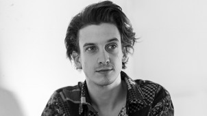 „Inspirál, ha valamiről azt érzem, hogy nem elég” – interjú Kerek Dávid színművésszel