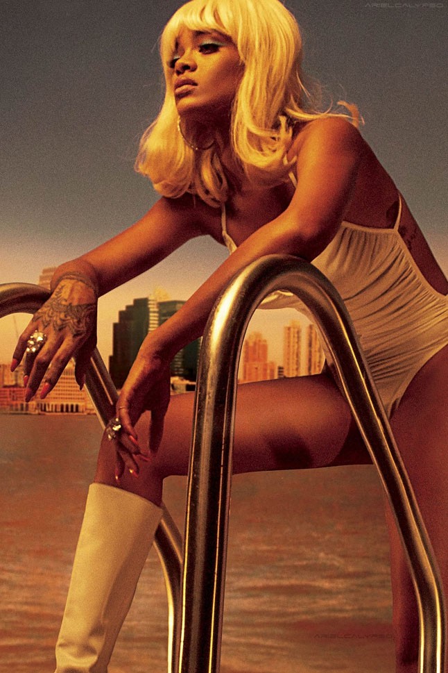 Rihanna tökéletes teste a V címlapján