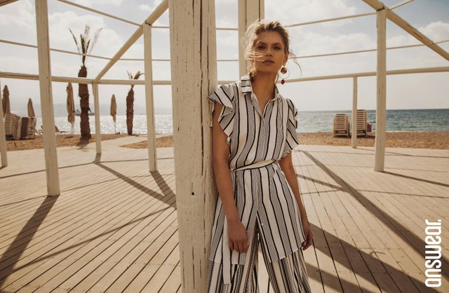 Mutatjuk, mi nem maradhat ki a nyári ruhatáradból: csíkok és virágok mindenhol!