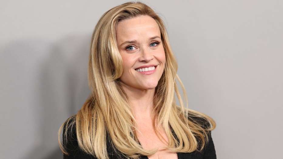 Reese Witherspoon egyik legismertebb karaktere, Doktor Szöszi elevenedett meg a vörös szőnyegen
