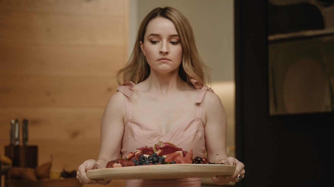 A Kaitlyn Dever főszereplésével forgatott Almaecet a Netflix egyik idei sikersorozata