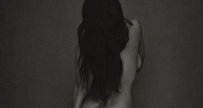 Újabb meztelen Insta-fotó Kardashianisztánból!