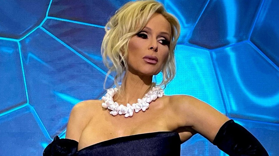 Köllő Babett a  Sztárban sztár leszek műsorban viselt ruháját ezúttal Pamela Anderson ihlette