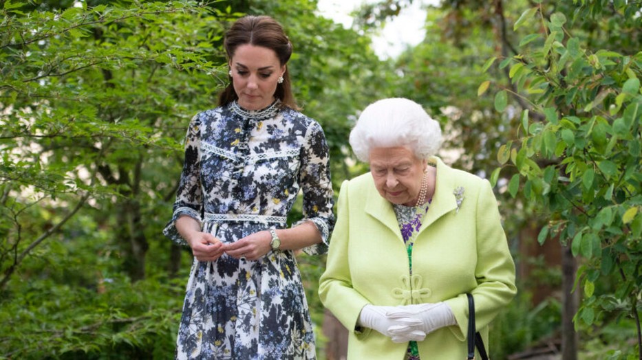 Erzsébet királynő remek stílusleckékkel látta el Katalin hercegnét