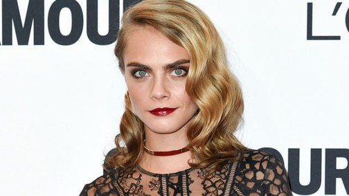 Cara Delevingne ruhájánál furcsábbat keveset láttunk