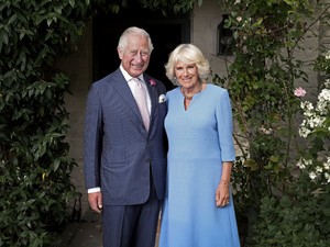 Ezt nem láttuk jönni: Károly király és Kamilla királyné váratlanul elhagyták Angliát