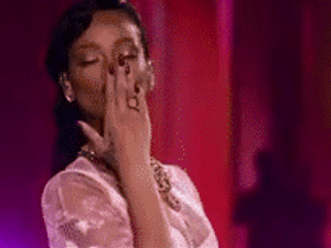 10 outfit, ami bizonyítja, hogy Rihanna 2017-ben is egy istennő volt!