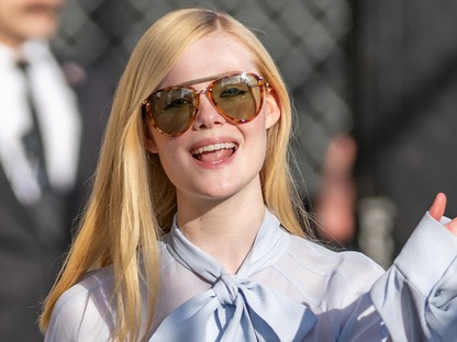 Annyira unatkozott, hogy rózsaszínre festette a haját Elle Fanning