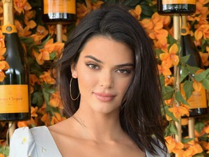 Kendall Jenner nagyon bájos ruhában