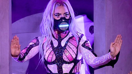 Lady Gaga 9 brutális szettben hirdette a maszkviselés fontosságát