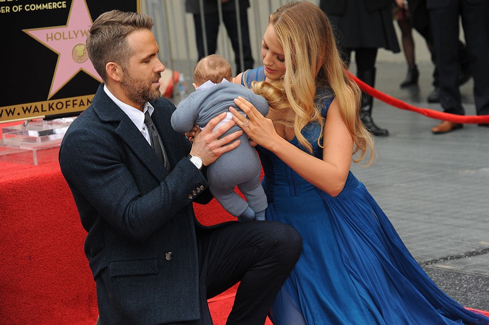 Blake Lively és Ryan Reynolds közösen fogják második gyermeküket