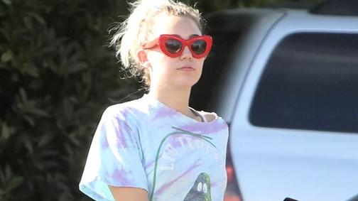 Miley Cyrus obszcén jógapózban hergel