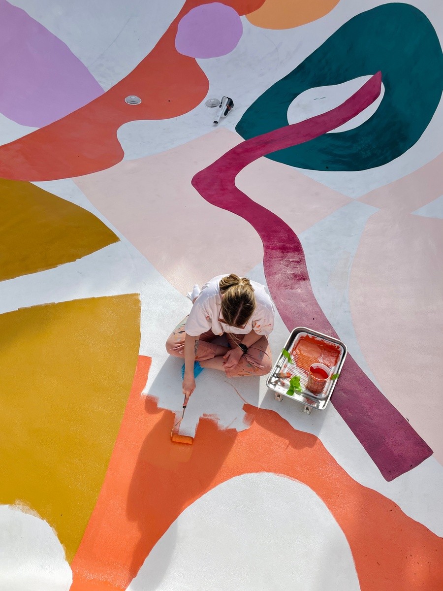 Alex Proba The Hill House medence