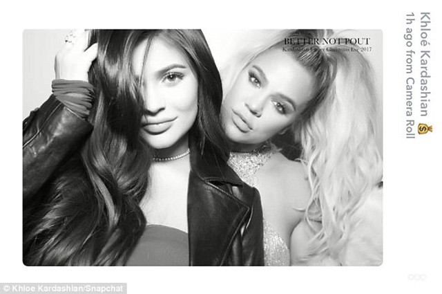 Kylie Jenner visszatért! Várandós testvérével pózol!