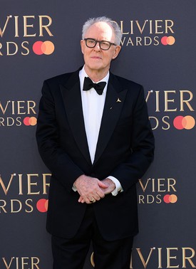 Az új Harry Potter-sorozatban John Lithgow alakítja majd a szeretett roxforti igazgatót, Albus Dumbledore-t. Lithgow februárban a ScreenRantnek úgy nyilatkozott, hogy „teljesen váratlanul” érte a felkérés, de nagyon izgatottan vág bele a munkába.