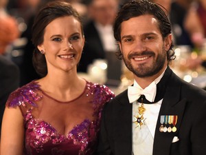 Olvadozni fogsz: A svéd királyi család karácsonyi fotója elképesztően aranyos