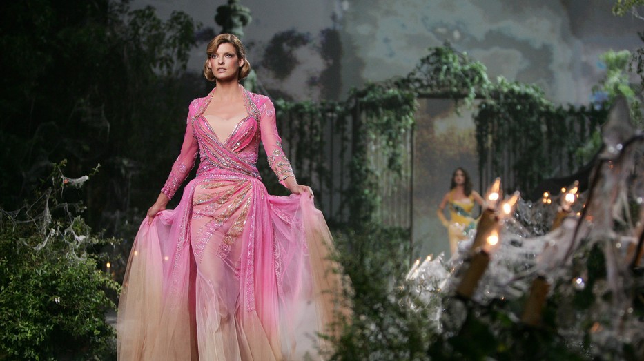 Az első fotók Linda Evangelista szupermodellről a félresikerült plasztikai beavatkozása óta