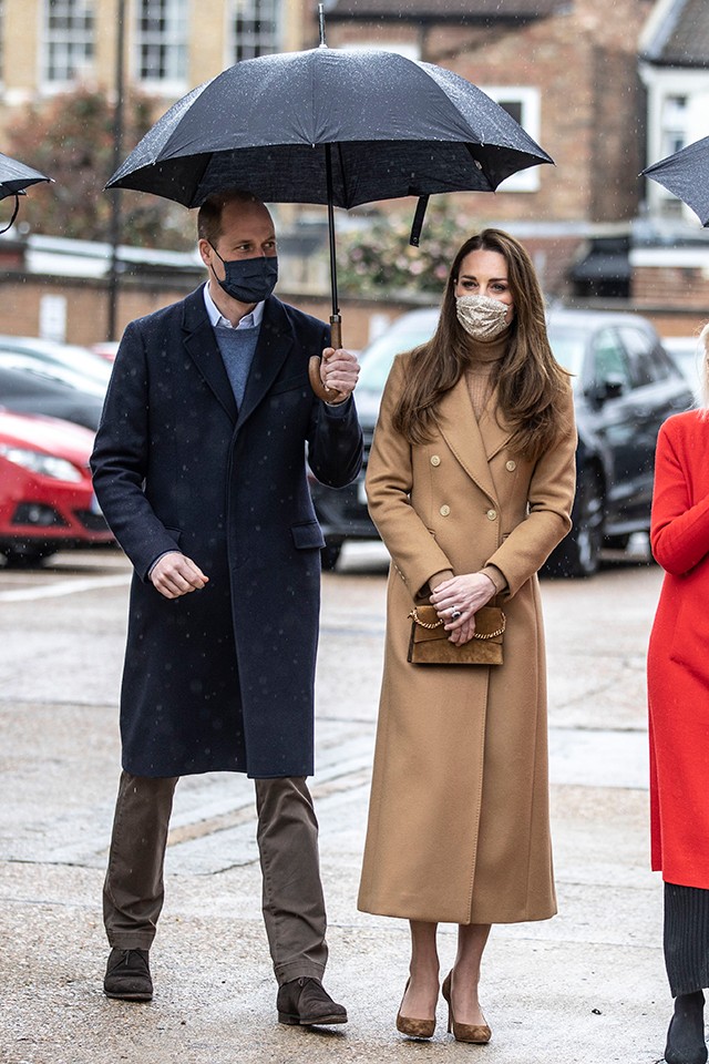 Kate Middleton bemutatja, hogyan viselj tetőtől talpig bézst sikkesen