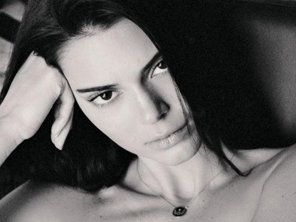 Kendall Jennernek túlságosan melege volt, nem vett fel nadrágot