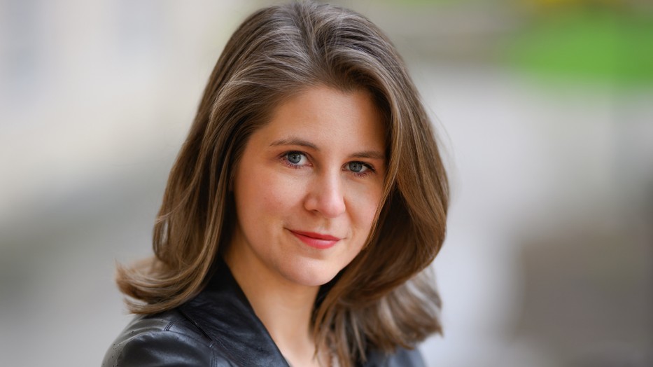 Koniorczyk Bori új kötete, a „Női szörnyetegek” a századforduló híres nőalakjait mutatja be, akik megszegték a kor konvencióit.