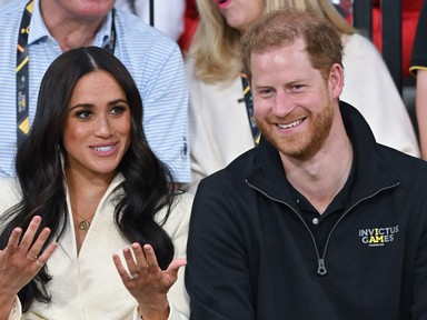 Meghan Markle és Harry herceg remekül érzik magukat a királynő ünnepségén