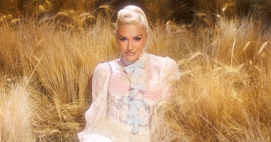 Az 56 éves Gwen Stefani álomszép meztelenruhában tündökölt, csak úgy ragyog az énekesnő