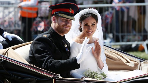 Meghan Markle mesébe illő esküvői fotókat osztott meg, 8 éve mondott igent Harry hercegnek