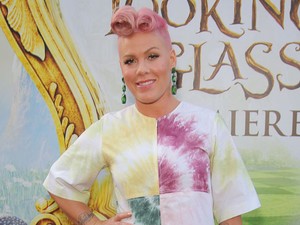 Pink gyermeket vár! És már ilyen nagy a pocakja