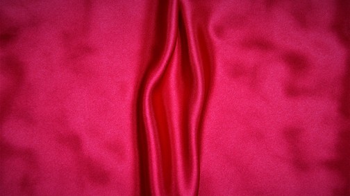 A férfiak vidáman bringáznak a lelógó zacskójukkal. Akkor téged miért zavar, ha nagyobb a kisajkad?