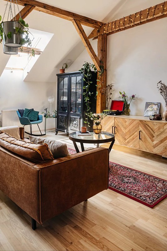 A grandmacore stílus esszenciája a Bonami válogatásában – nosztalgikus hangulat, meleg színek és egyedi darabok, amelyekkel az otthonod igazi lélekkel teli térré válik